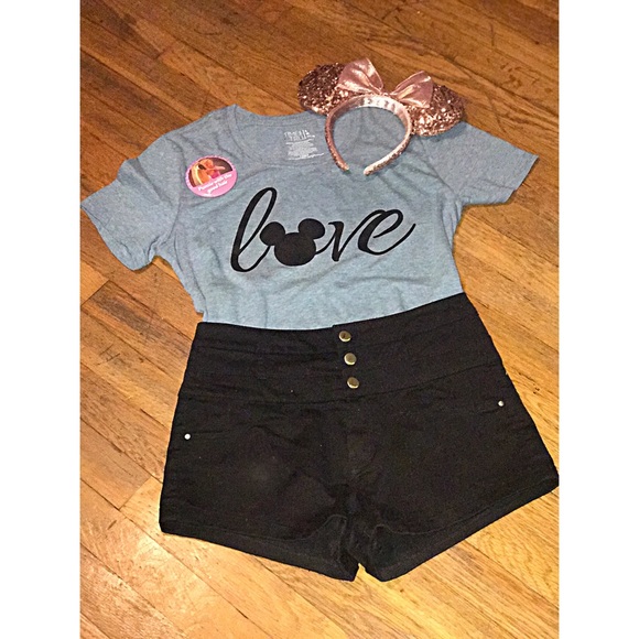 Love Disney t-shirt - Picture 2 of 3